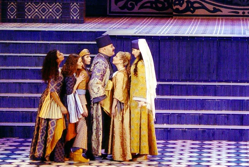 el-asombro-de-damasco-ana-garay-escenografia-figurinismo-10